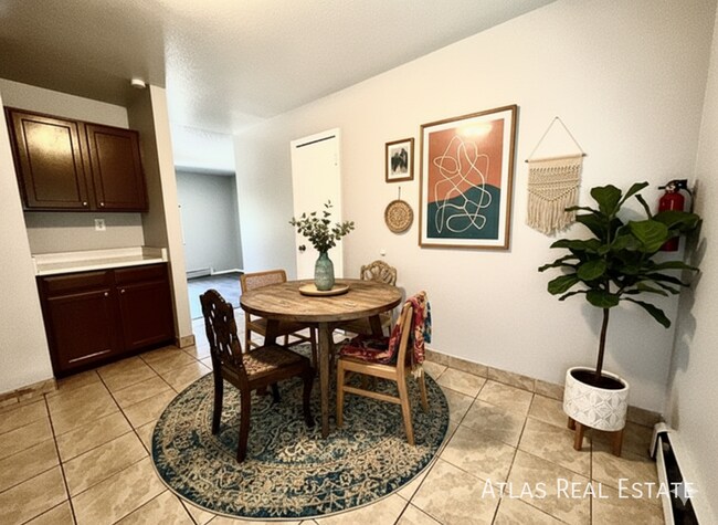 Foto del edificio - 4319 Dewey Dr