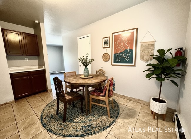 Building Photo - 4319 Dewey Dr