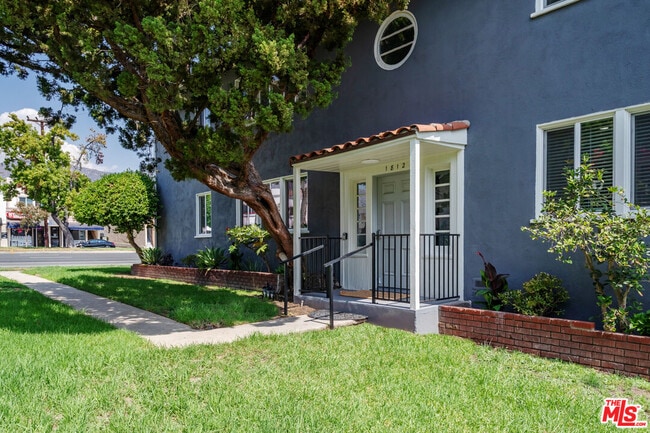 Building Photo - 1812 W Glenoaks Blvd