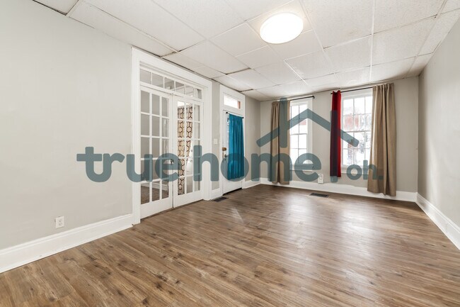 Photo - 121 Glencoe Ave House