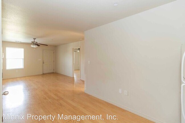 Building Photo - 203 27th St