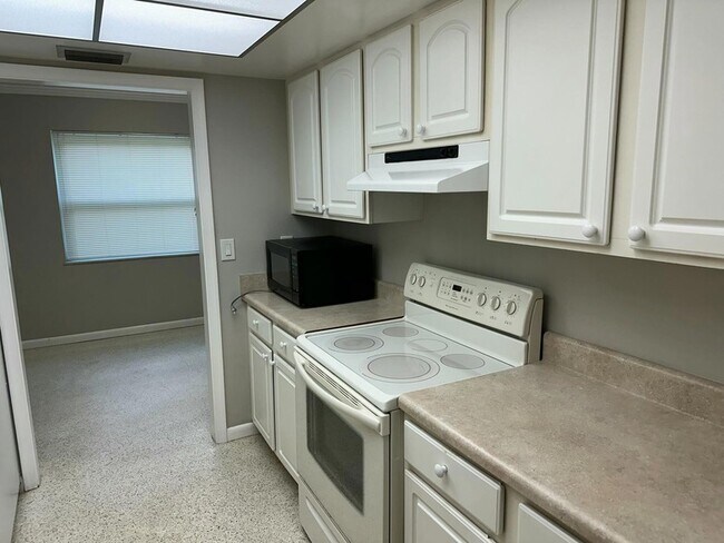 Foto del edificio - 2095 NW Fork Rd