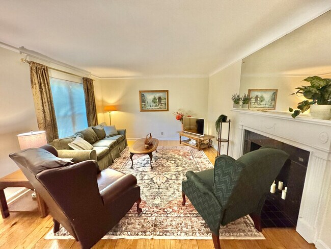 Foto del edificio - 3649 Berkeley Rd