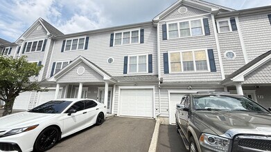 Building Photo - 30 Songbird Ln