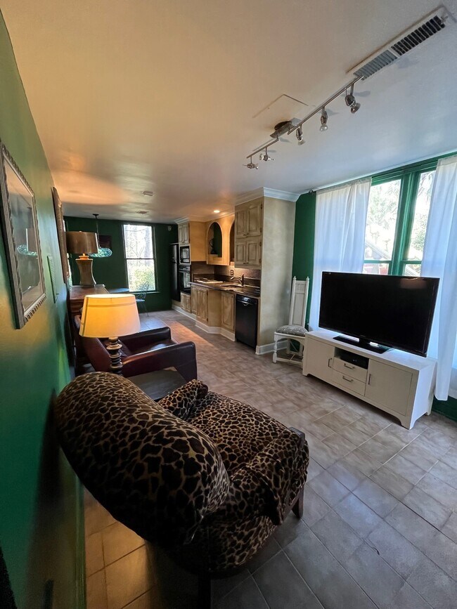 Foto del edificio - 203 Holly Ridge Ln