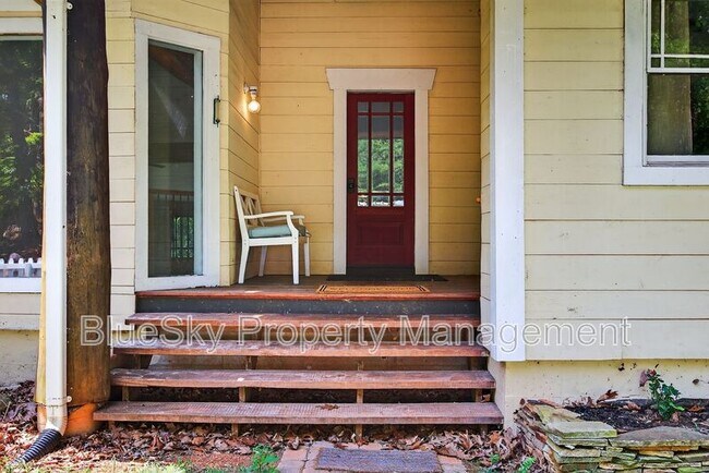 Foto del edificio - 3005 Lonesome Mountain Rd