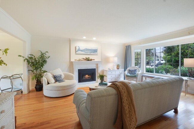Foto del edificio - 348 Poplar St