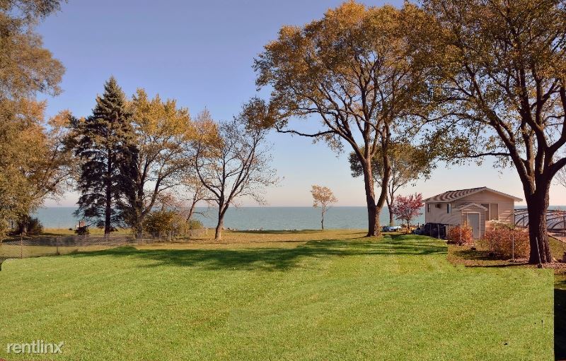 Primary Photo - 3 br, 2 bath House - 9411 Lakeshore Dr.