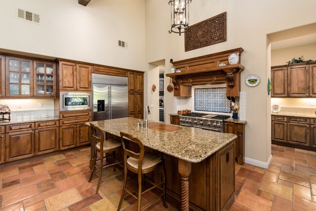 Building Photo - Beautiful single story home in The Lakes