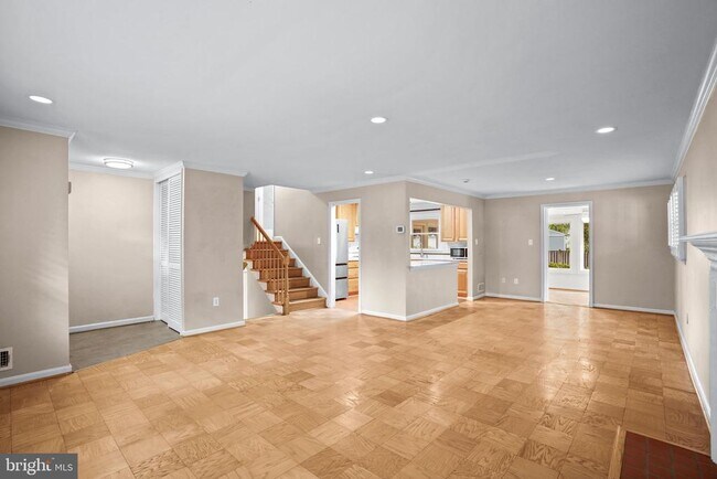 Foto del edificio - 1415 Mayflower Dr