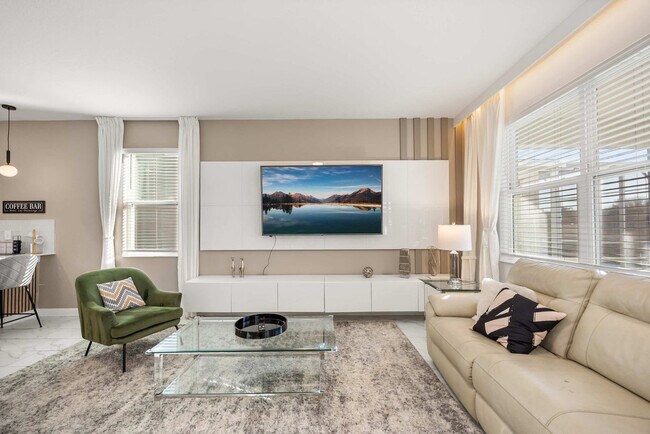 Building Photo - 9234 Sommerset Hills Dr