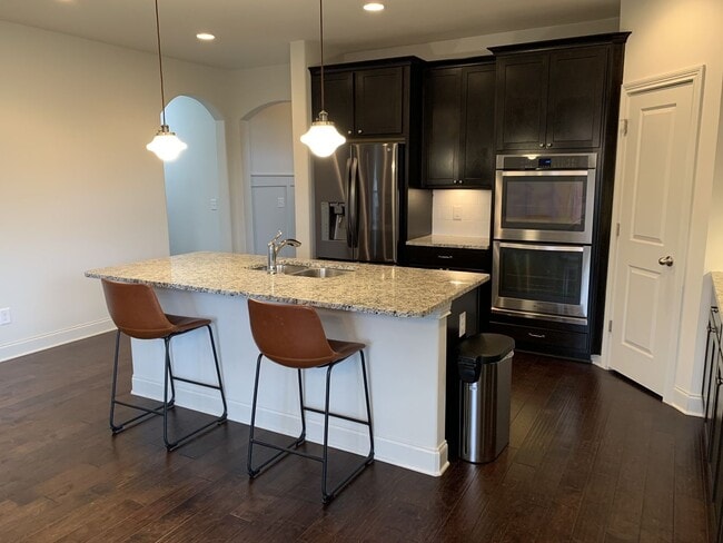 Building Photo - Four Bedroom in Williamson County