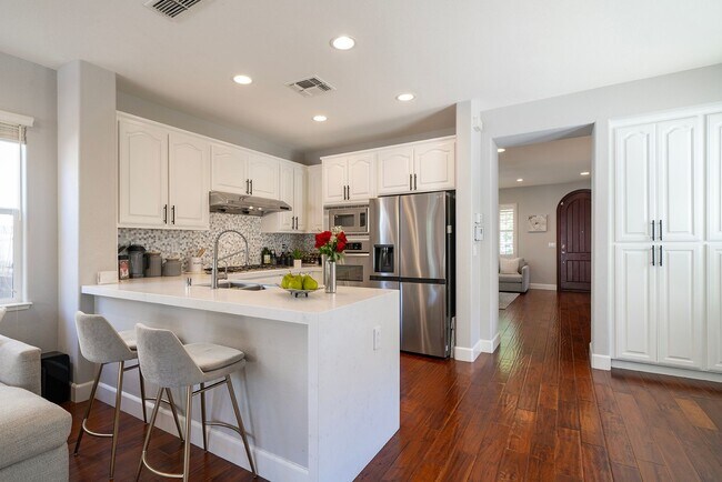 Foto del edificio - Tassajara Cottages Danville Home - Super C...