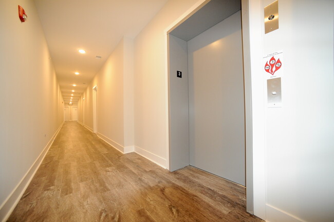 Building Photo - 1300 Stoney Ridge Blvd