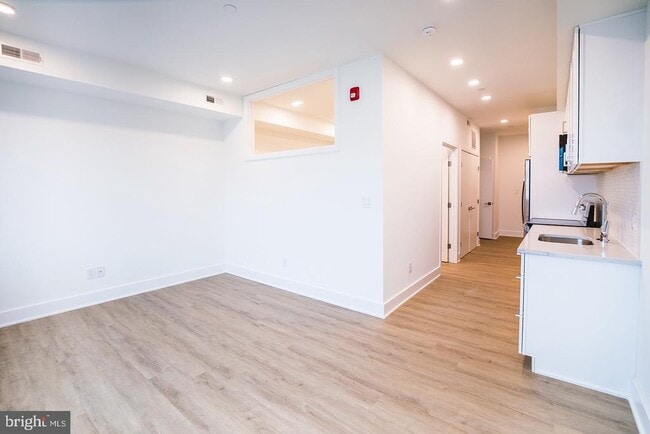 Foto del edificio - 1324 Frankford Ave