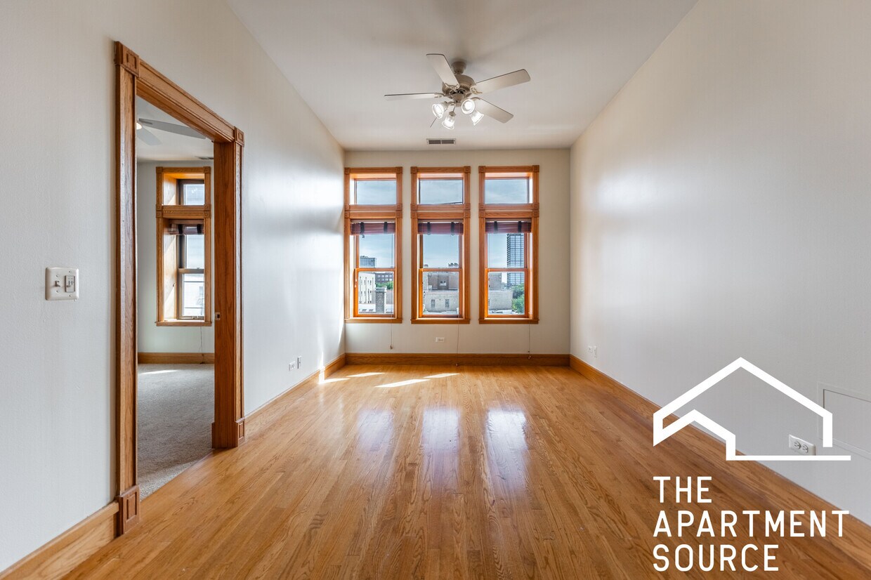 Foto principal - 1162 W Grand Ave