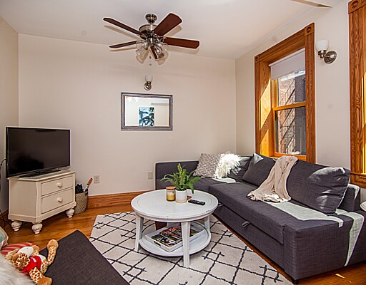 Foto del edificio - 137 Charles St