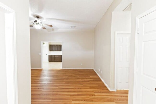 Foto del edificio - 10716 Trestles Rd