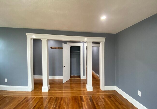 Building Photo - 21 Orlando Ave