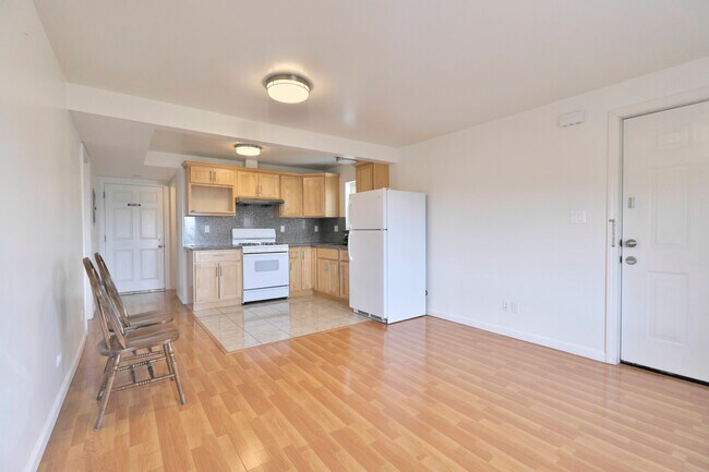 Building Photo - 159 Oakridge Dr