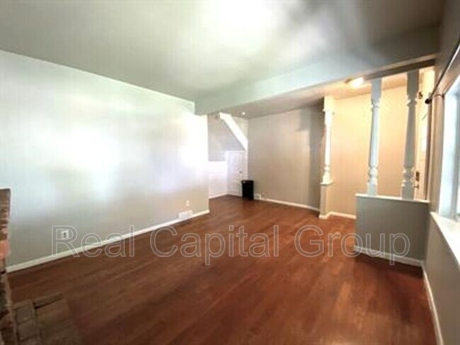 Building Photo - 254 Ashland Ave