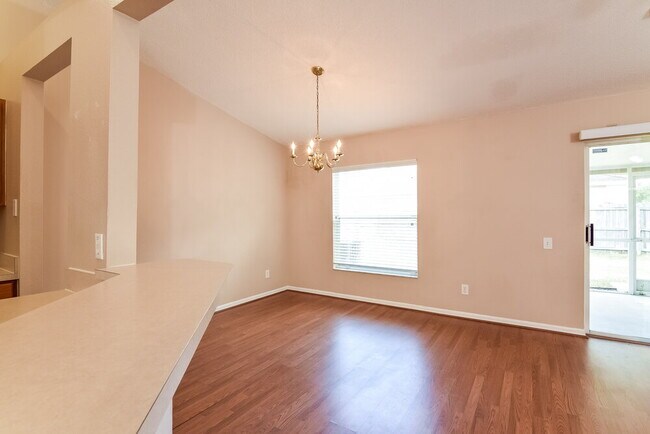 Foto del edificio - 12614 Midpointe Dr