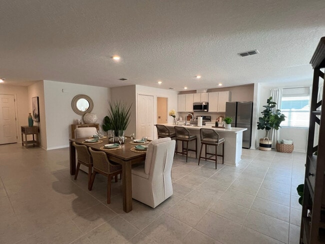 Foto del edificio - 4 Pritchard Dr