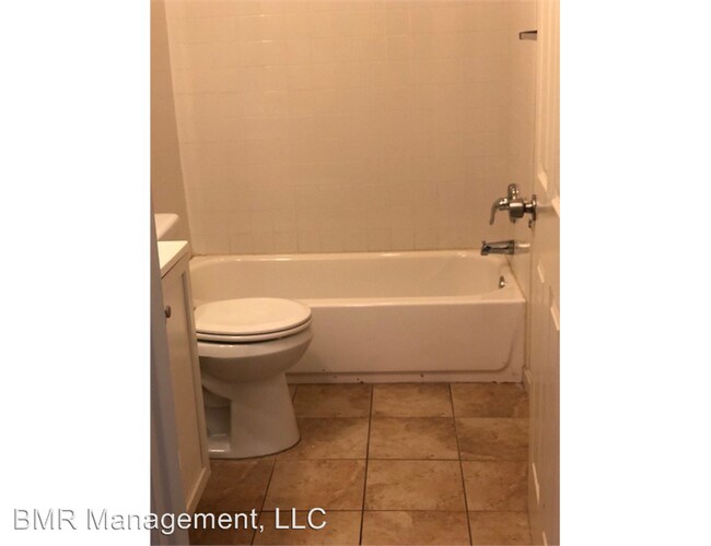 Building Photo - 2413 Brookfield Ave