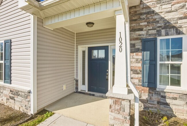 Foto del edificio - 5 bedroom waterfront property