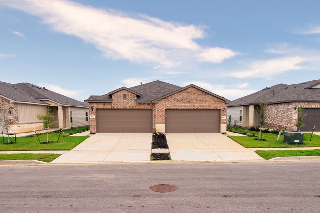 Foto del edificio - AVAILABLE NOW! GORGEOUS 3 BEDROOM DUPLEX L...