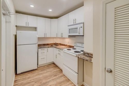 Foto del edificio - 2424 SE 17th St