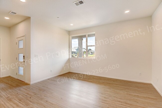 Building Photo - Gorgeous Townhome at Townhomes at Trailside.