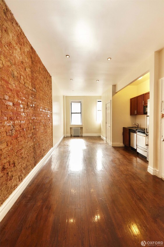 Building Photo - 414 E 78th St