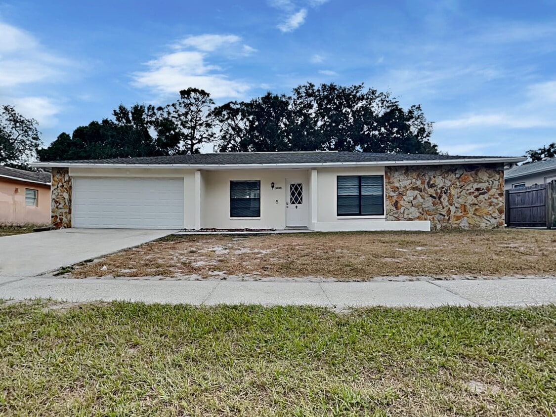 4037 Eastridge Dr House Rental in Valrico, FL