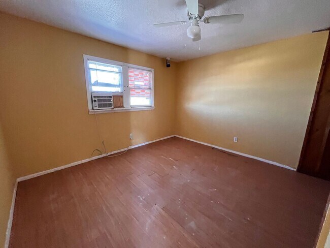 Foto del edificio - 2 br, 1 bath House - 1514 N Michigan (819)