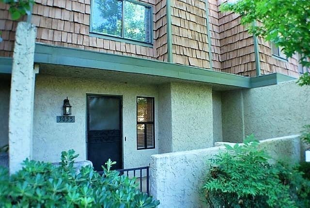 Primary Photo - 3055 Northwoods Way