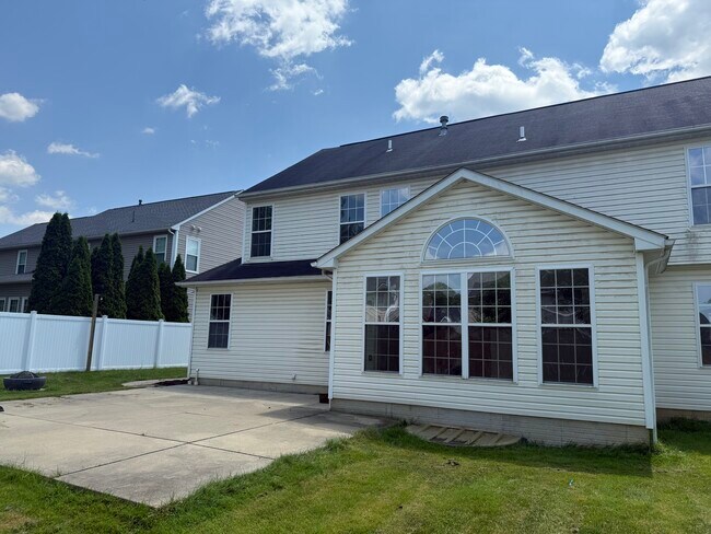 Foto del edificio - 657 Brookledge Ct
