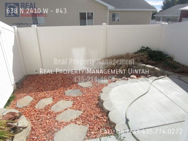 Building Photo - 3 Bedroom 2.5 Bathroom town home