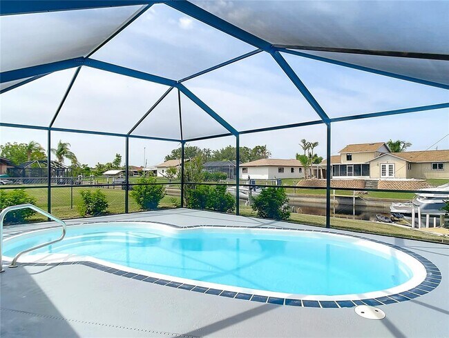Building Photo - 3205 Santa Barbara Dr