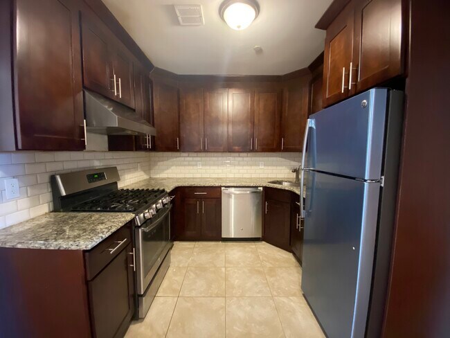 Foto del edificio - 1111 Adee Ave