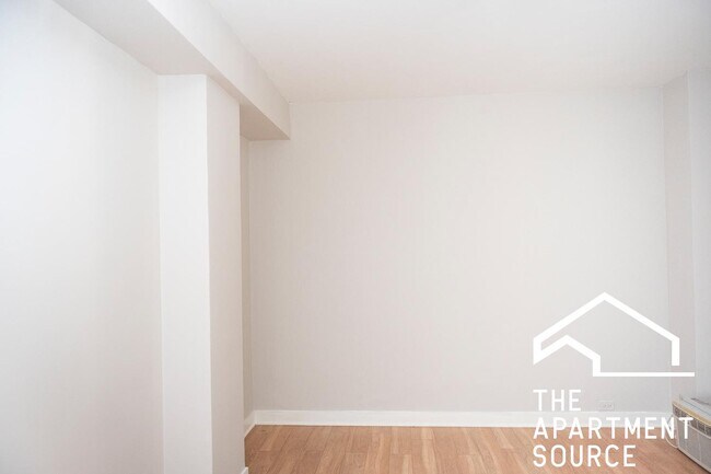 Foto del edificio - 511 W Belmont Ave