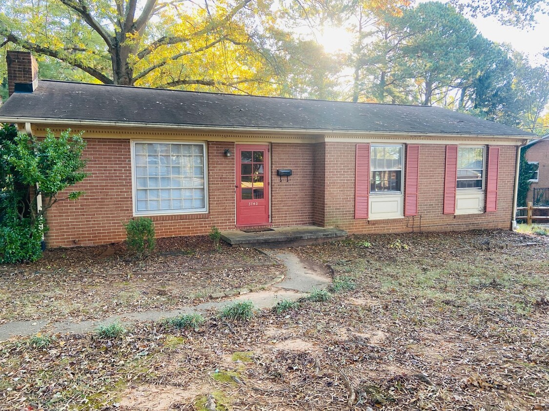 Primary Photo - 3 Bedroom, 1.5 Bathroom House in Winston-S...