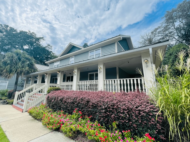 Building Photo - Congaree Villas