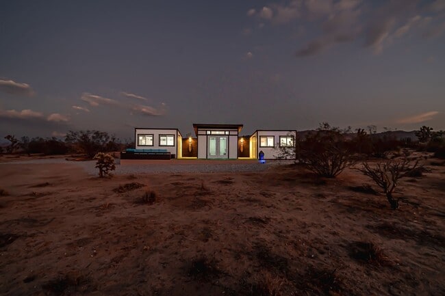 Building Photo - 60275 Verbena Rd