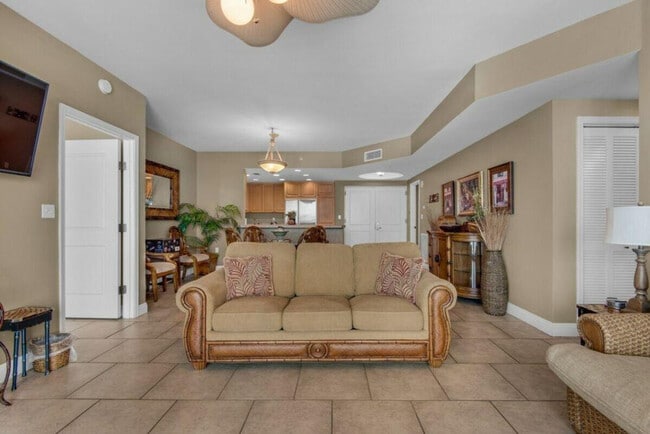 Building Photo - 2 Portofino Dr