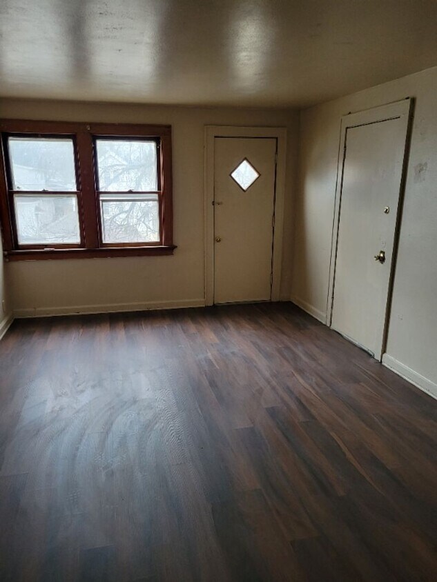 Foto del edificio - Spacious 2-Bedroom Lower Duplex