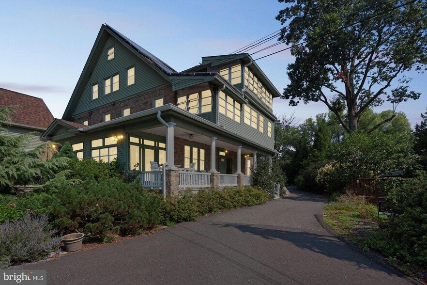 Foto principal - 313 Edgewood Dr