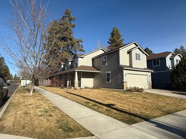Foto del edificio - Charming Upgraded Home in Deschutes River Crossing North – SW Bend