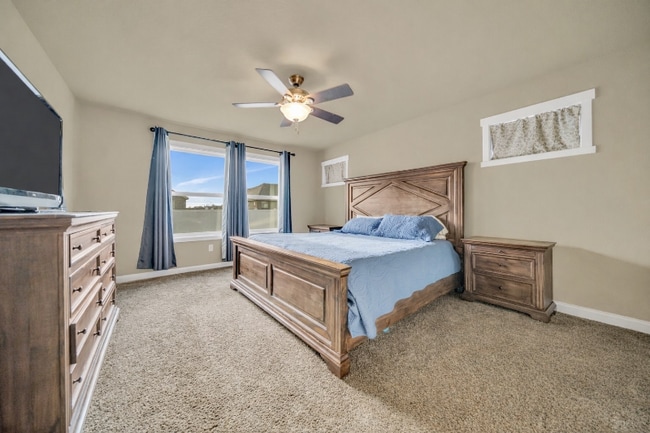 Building Photo - 508 L St NE