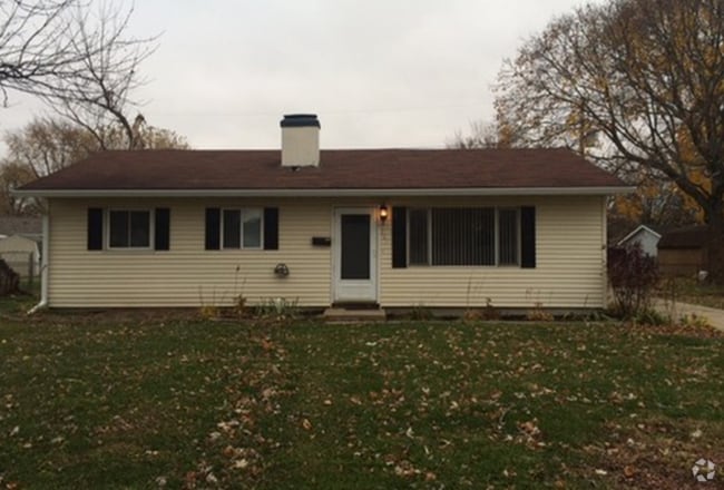 Building Photo - 627 Melrose Dr